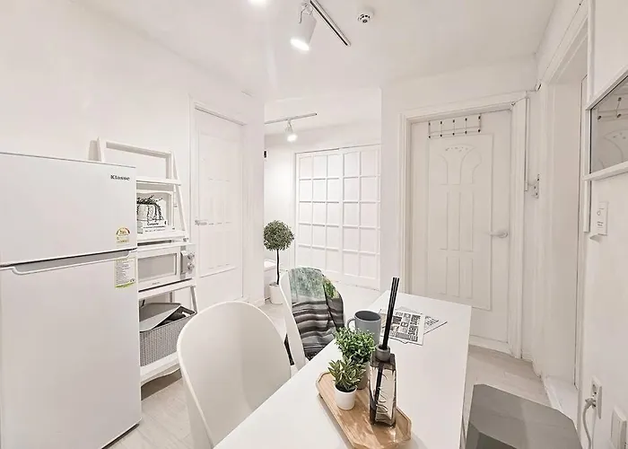 Apartment Hue *